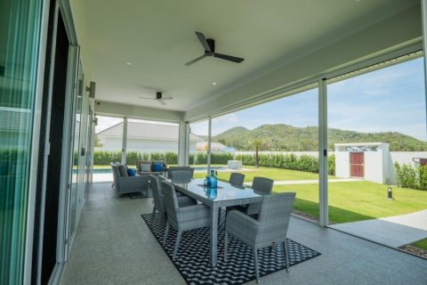 Chalet de 3 dormitorios en Hua Hin, Tailandia № 168429 - foto 2