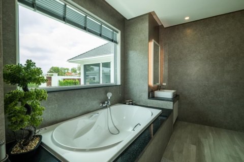 Chalet de 3 dormitorios en Hua Hin, Tailandia № 168429 - foto 12