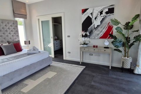 Chalet de 3 dormitorios en Hua Hin, Tailandia № 168429 - foto 10