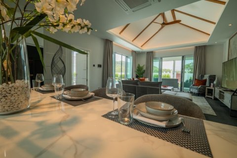 Chalet de 3 dormitorios en Hua Hin, Tailandia № 168429 - foto 4