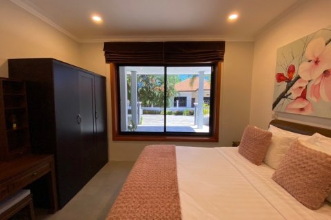Chalet de 3 dormitorios en Hua Hin, Tailandia № 168431 - foto 16