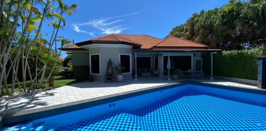 Chalet de 3 dormitorios en Hua Hin, Tailandia № 168431