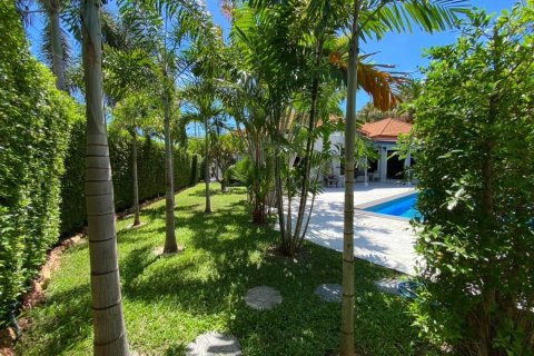 Chalet de 3 dormitorios en Hua Hin, Tailandia № 168431 - foto 21