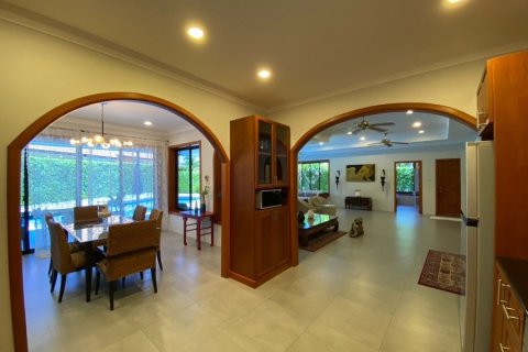 Chalet de 3 dormitorios en Hua Hin, Tailandia № 168431 - foto 8