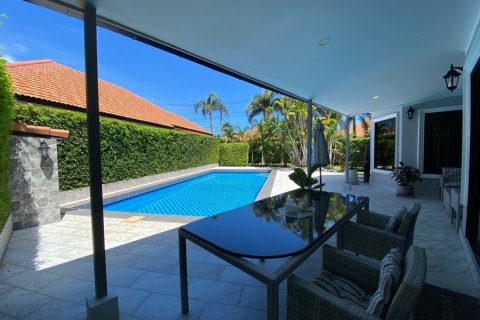 Chalet de 3 dormitorios en Hua Hin, Tailandia № 168431 - foto 2