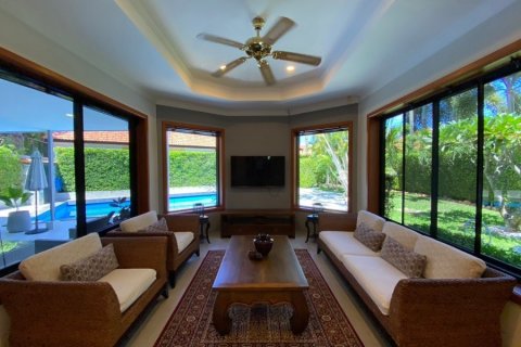 Chalet de 3 dormitorios en Hua Hin, Tailandia № 168431 - foto 5