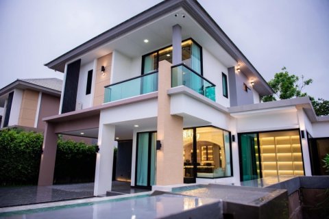 Chalet de 4 dormitorios en Hua Hin, Tailandia № 168432 - foto 2