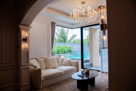 Chalet de 4 dormitorios en Hua Hin, Tailandia № 168432 - foto 8