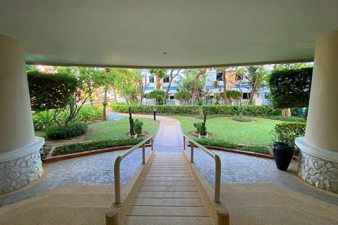 Condominio de 2 dormitorios en Cha-am, Tailandia № 168434 - foto 18