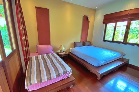 Chalet de 5 dormitorios en Hua Hin, Tailandia № 168428 - foto 18