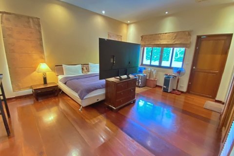 Chalet de 5 dormitorios en Hua Hin, Tailandia № 168428 - foto 13