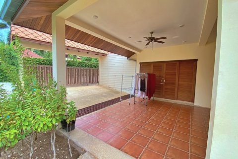Chalet de 5 dormitorios en Hua Hin, Tailandia № 168428 - foto 26