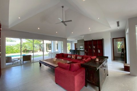 Chalet de 3 dormitorios en Hua Hin, Tailandia № 205658 - foto 13