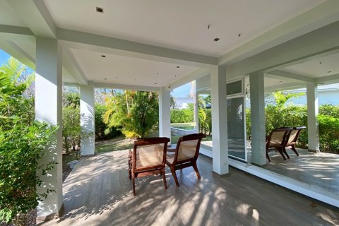 Chalet de 3 dormitorios en Hua Hin, Tailandia № 205658 - foto 29