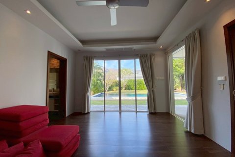Chalet de 3 dormitorios en Hua Hin, Tailandia № 205658 - foto 18