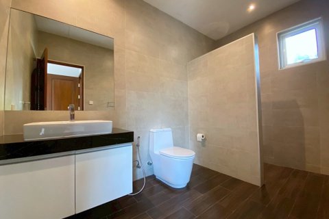 Chalet de 3 dormitorios en Hua Hin, Tailandia № 205658 - foto 28