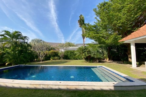 Chalet de 3 dormitorios en Hua Hin, Tailandia № 205658 - foto 5