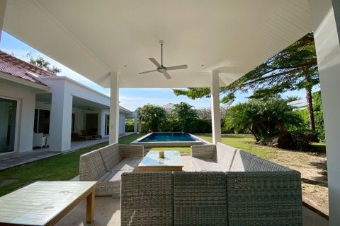 Chalet de 3 dormitorios en Hua Hin, Tailandia № 205658 - foto 7