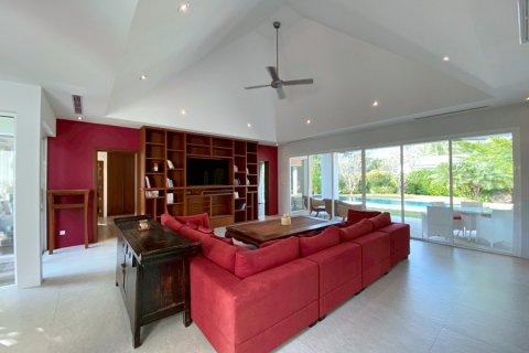 Chalet de 3 dormitorios en Hua Hin, Tailandia № 205658 - foto 12