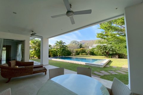 Chalet de 3 dormitorios en Hua Hin, Tailandia № 205658 - foto 4
