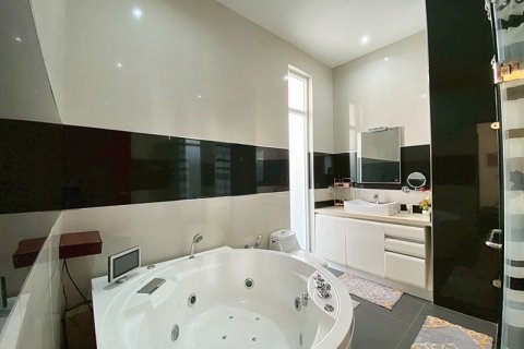 Chalet de 3 dormitorios en Hua Hin, Tailandia № 205655 - foto 23