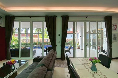 Chalet de 3 dormitorios en Hua Hin, Tailandia № 205655 - foto 17