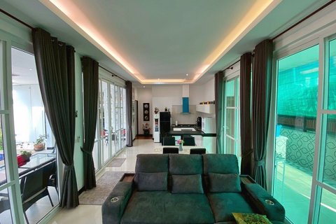 Chalet de 3 dormitorios en Hua Hin, Tailandia № 205655 - foto 15