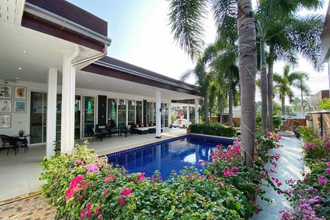 Chalet de 3 dormitorios en Hua Hin, Tailandia № 205655 - foto 8