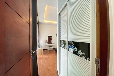 Chalet de 3 dormitorios en Hua Hin, Tailandia № 205655 - foto 20