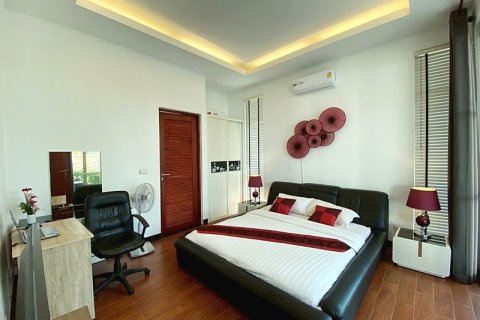 Chalet de 3 dormitorios en Hua Hin, Tailandia № 205655 - foto 28