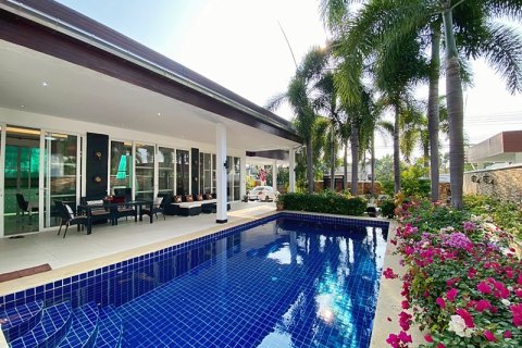 Chalet de 3 dormitorios en Hua Hin, Tailandia № 205655 - foto 7