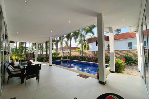 Chalet de 3 dormitorios en Hua Hin, Tailandia № 205655 - foto 10