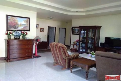 Casa de 3 dormitorios en Chiang Mai, Tailandia № 194112 - foto 4