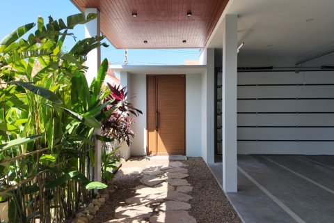 Chalet de 3 dormitorios en Pattaya, Tailandia № 164041 - foto 5