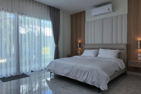 Chalet de 3 dormitorios en Pattaya, Tailandia № 164041 - foto 19