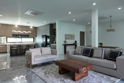 Chalet de 3 dormitorios en Pattaya, Tailandia № 164041 - foto 11