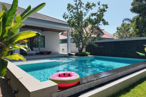 Chalet de 3 dormitorios en Pattaya, Tailandia № 164041 - foto 4