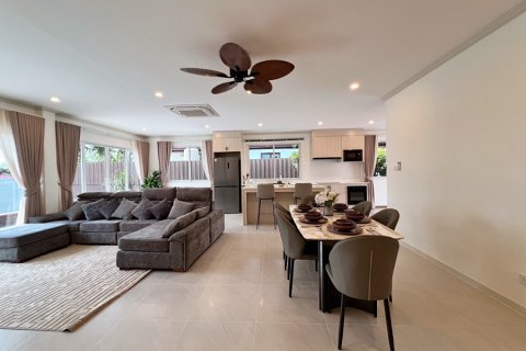 Chalet de 3 dormitorios en Hua Hin, Tailandia № 174050 - foto 12