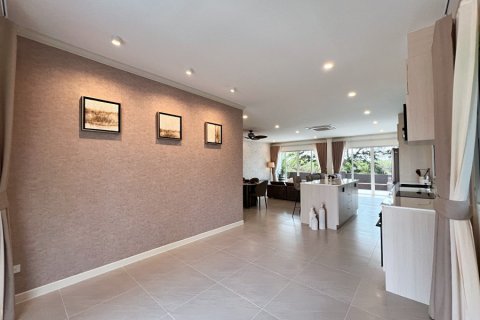 Chalet de 3 dormitorios en Hua Hin, Tailandia № 174050 - foto 16