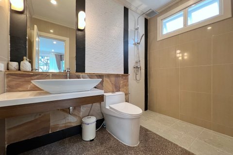 Chalet de 3 dormitorios en Hua Hin, Tailandia № 174050 - foto 25