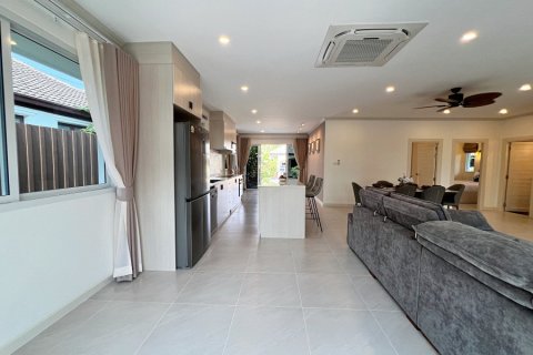 Haus in Hua Hin, Thailand 3 Schlafzimmer № 174051 - Foto 14