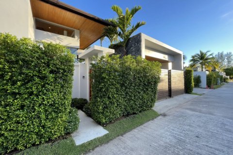 House in Bang Tao, Thailand 3 bedrooms № 3940 - photo 30