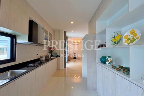 Casa de 3 dormitorios en Pattaya, Tailandia № 220700 - foto 8