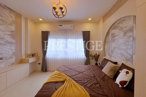 Casa de 3 dormitorios en Pattaya, Tailandia № 220700 - foto 22