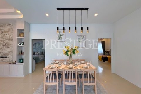 Casa de 3 dormitorios en Pattaya, Tailandia № 220700 - foto 6