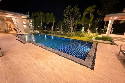 Chalet de 3 dormitorios en Phuket, Tailandia № 166262 - foto 13