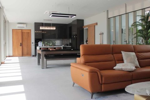 Chalet de 3 dormitorios en Phuket, Tailandia № 166262 - foto 10