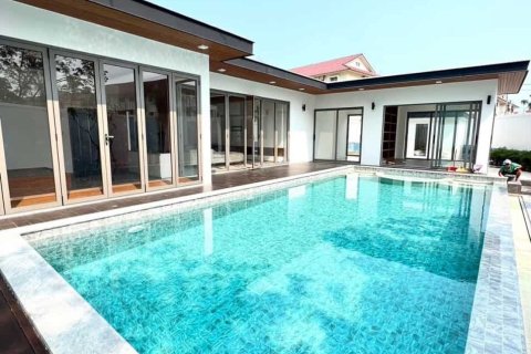 Chalet de 4 dormitorios en Phuket, Tailandia № 166261 - foto 2