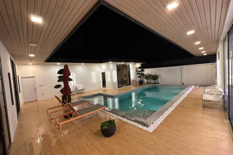 Chalet de 4 dormitorios en Phuket, Tailandia № 166260 - foto 9