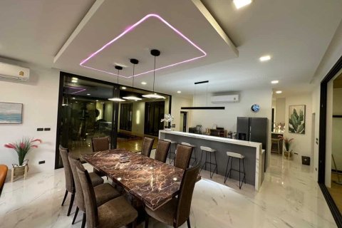 Chalet de 4 dormitorios en Phuket, Tailandia № 166260 - foto 4
